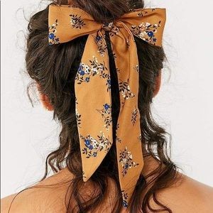 Urban Outfitters headpiece